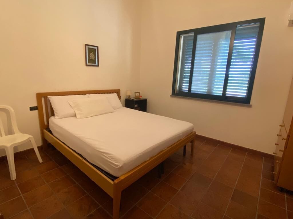 3 chambres, coffre-fort, fer et planche à repasser