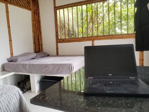 2 Schlafzimmer, Schreibtisch, kostenloses WLAN, Bettwäsche