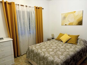 2 bedrooms, iron/ironing board, travel crib, free WiFi
