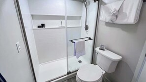 Badekar, hårtørrer, Shampoo