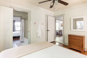 2 soverom, skrivebord, strykejern/-brett og wi-fi (inkludert)