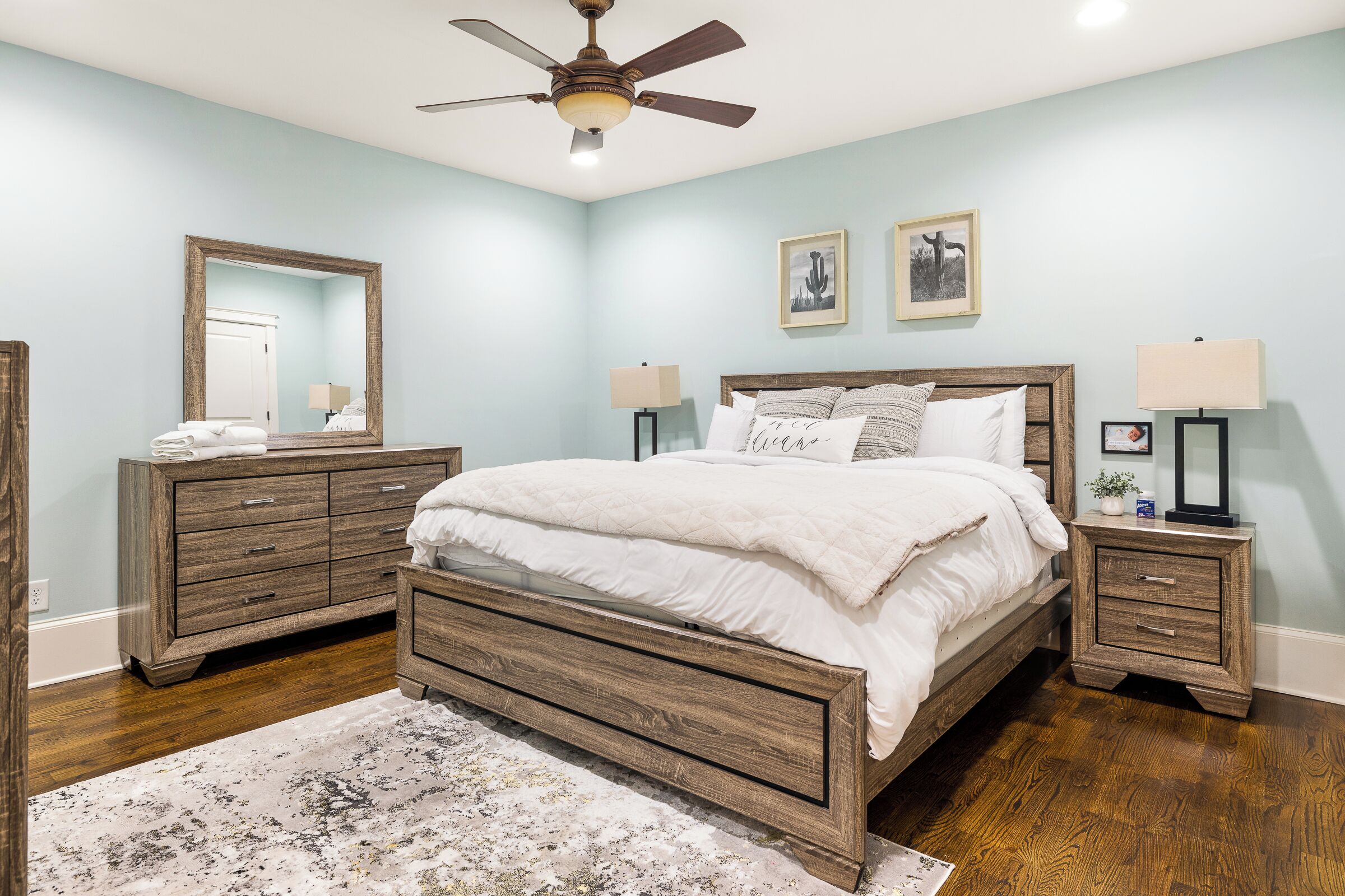 7 bedrooms, desk, iron/ironing board, WiFi