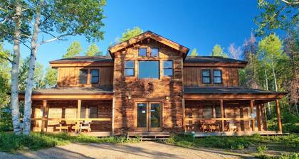 Gold Camp - A Classy-Rustic Gem