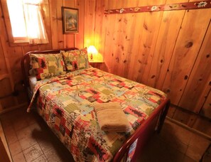 1 bedroom, bed sheets