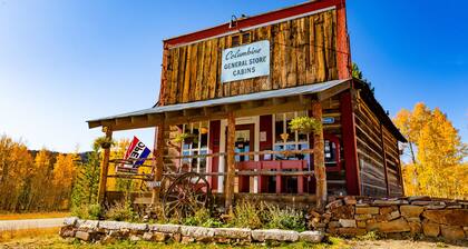 Moose Cabin - Cozy rustic cabin near Steamboat Lake