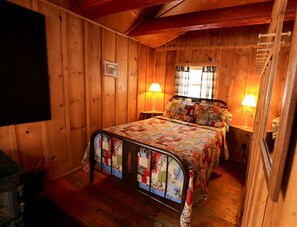 1 bedroom, bed sheets