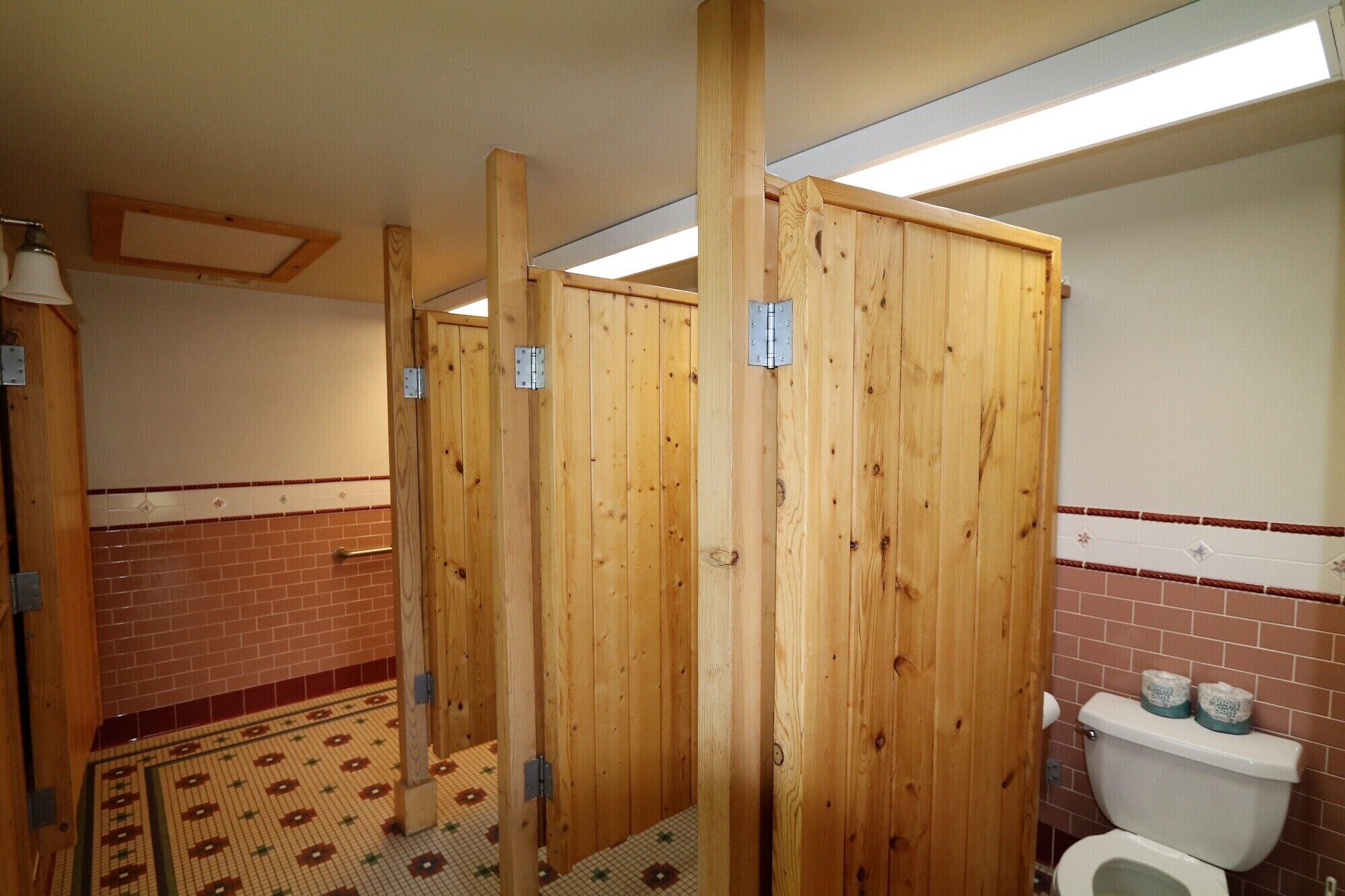 Shower, towels