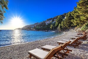 Sun-loungers