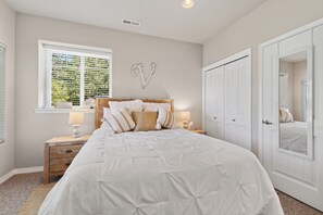2 chambres, fer et planche Ă repasser, Wi-Fi gratuit, draps fournis