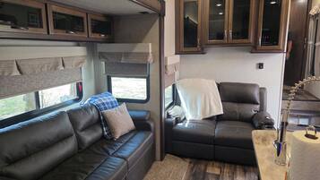 TV connectée, jeux vidéo