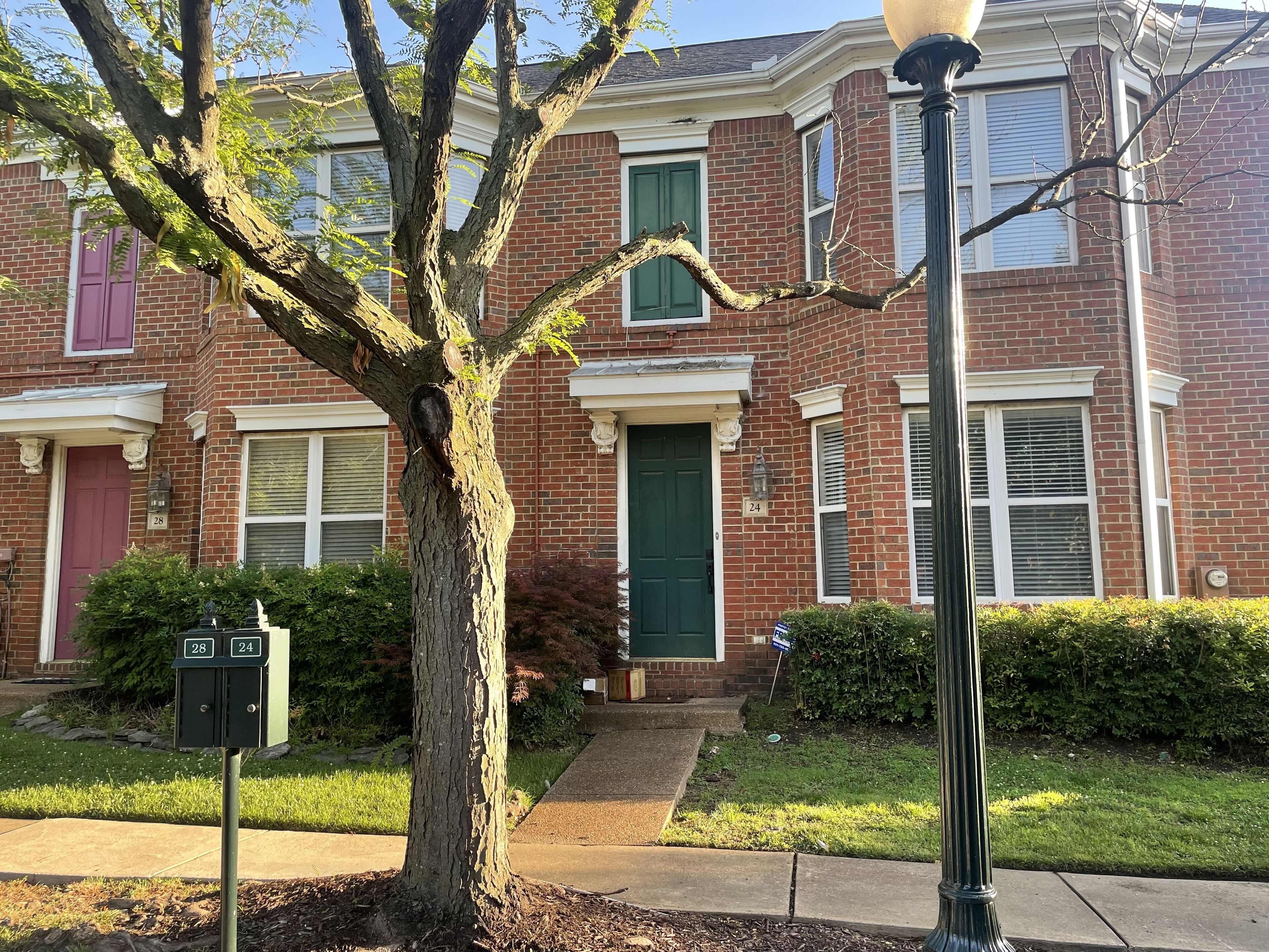 CLOSE TO BEALE ST. (GATED COMMUNITY)