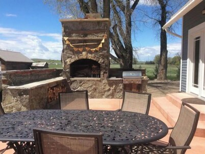 Sun River Fishing, Great House for Big Groups!