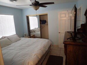 3 bedrooms, desk, free WiFi, bed sheets