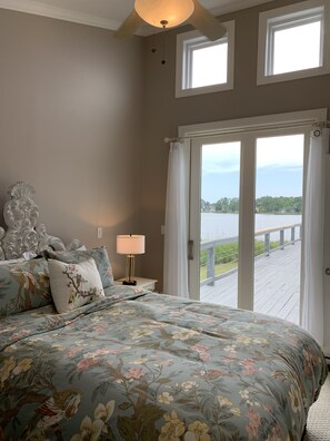 2 Schlafzimmer, Schreibtisch, Bügeleisen/Bügelbrett, kostenloses WLAN