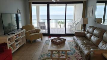 Smart TV, reproductor de DVD y libros