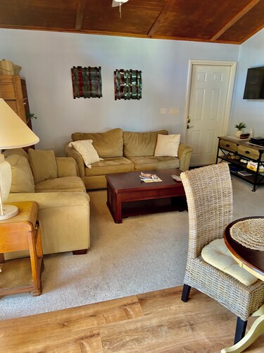 Delray Lonepine Estate Guest House