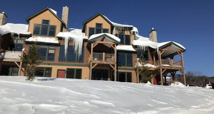 Luxury Condo on Mount Snow access Road Sleeps 12