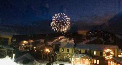Luxury Condo on Mount Snow access Road   Sleeps 12