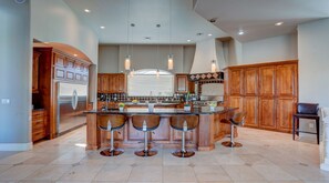 Luxury House | Private kitchen | Oven - Villa del Sol (Tempe)