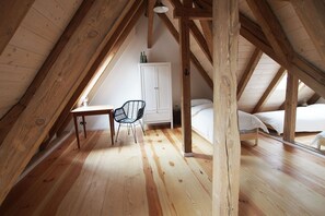 2 Schlafzimmer, Schreibtisch, Bügeleisen/Bügelbrett, WLAN