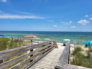 Tæt på stranden