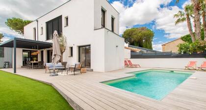 Superbe villa récente clim et piscine au sel