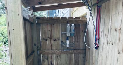 Unit C, Spirit of Folly, Pet Friendly, 2 short blocks - 100 yards to the beach