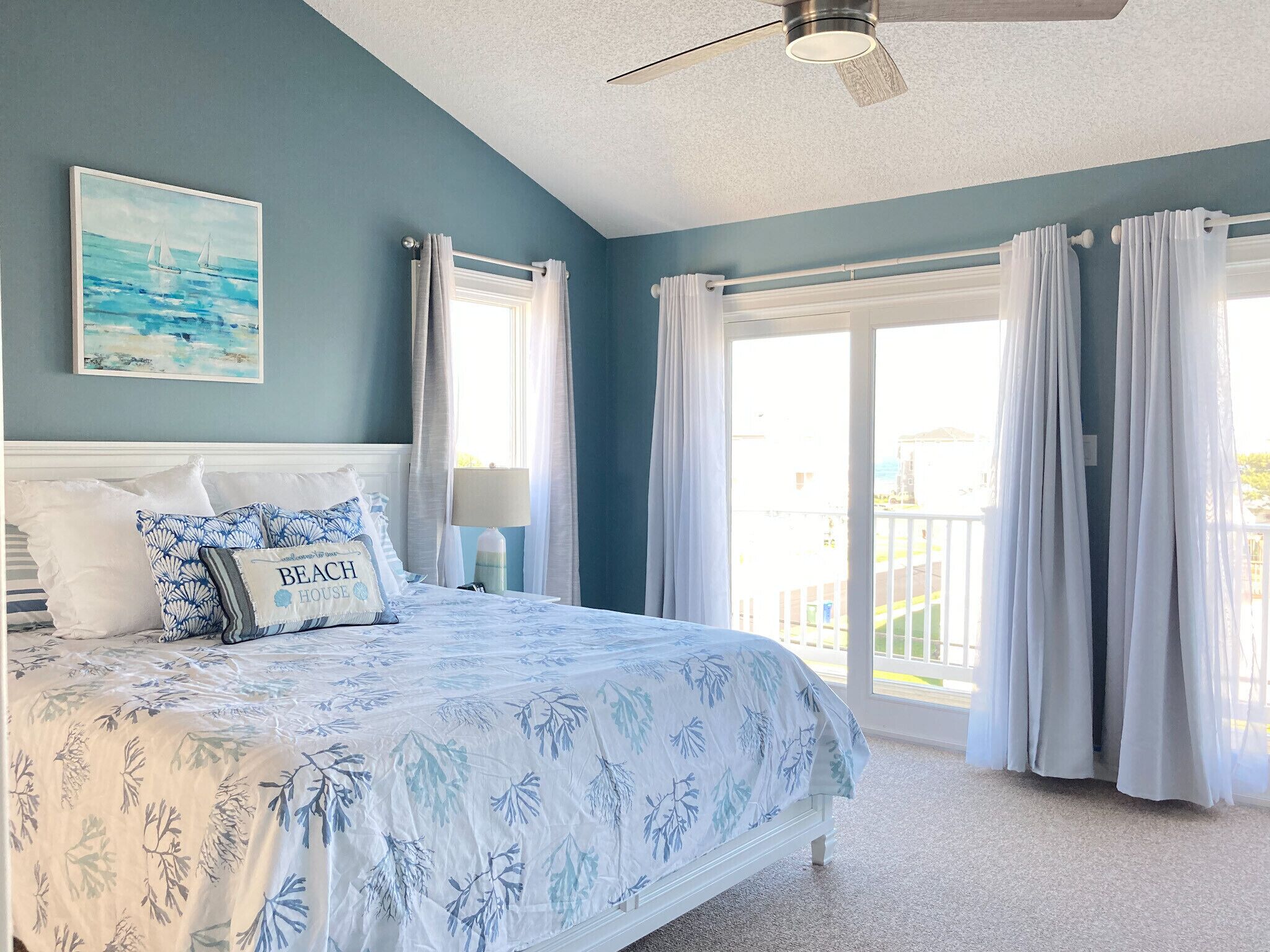 3 soverom, skrivebord, reiseseng for barn og wi-fi (inkludert)