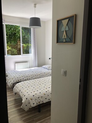 3 chambres, fer et planche à repasser, draps fournis