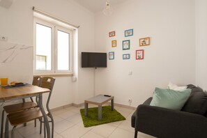 Interior - Flowers House - Beachside Gateway (Nazaré)