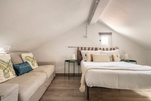 3 bedrooms, Internet, bed sheets - Grandmas House - Beachside Getaway (Nazaré)