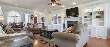 Smart-TV, videospill, DVD-spiller og bøker