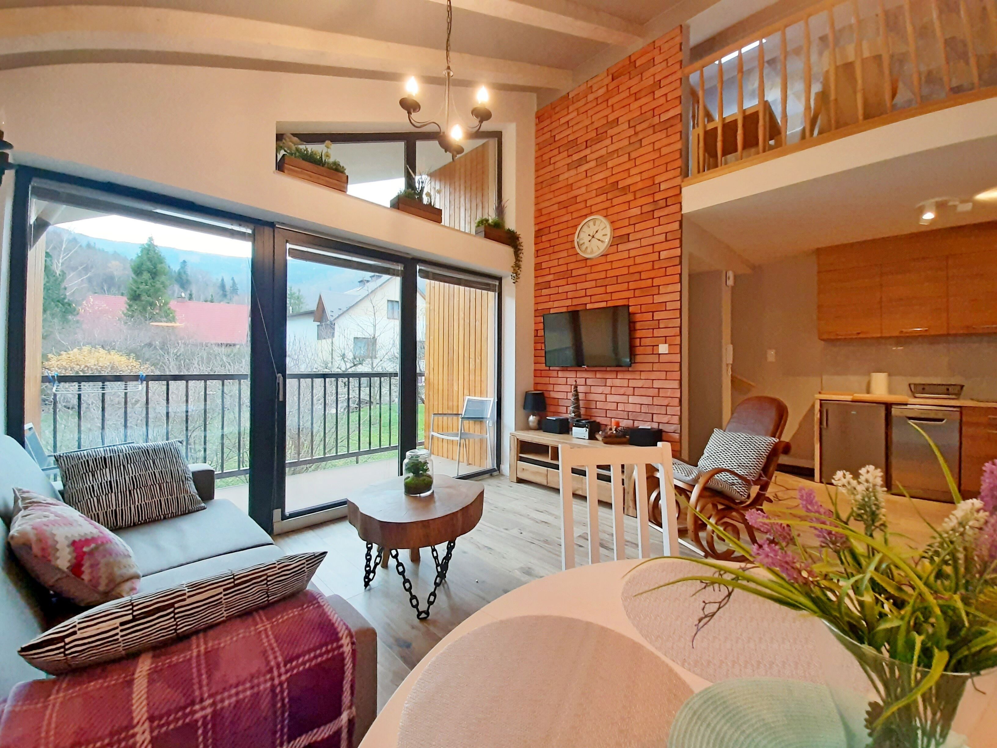 Family Apartment, 2 Bedrooms | Laptop workspace, iron/ironing board, free WiFi, individually furnished