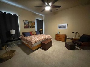 4 bedrooms, desk, iron/ironing board, travel crib