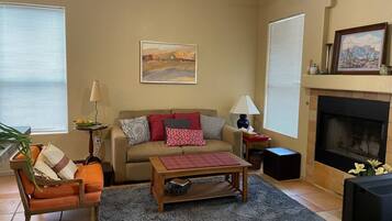 Een smart-tv, videogames en boeken