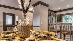 Rumah, Beberapa Tempat Tidur, jet tub, pemandangan gunung | Interior