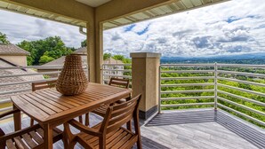 Rumah, Beberapa Tempat Tidur, jet tub, pemandangan gunung | Halaman properti