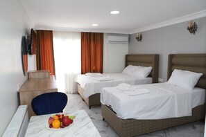 1 bedroom, Egyptian cotton sheets, premium bedding, down duvets