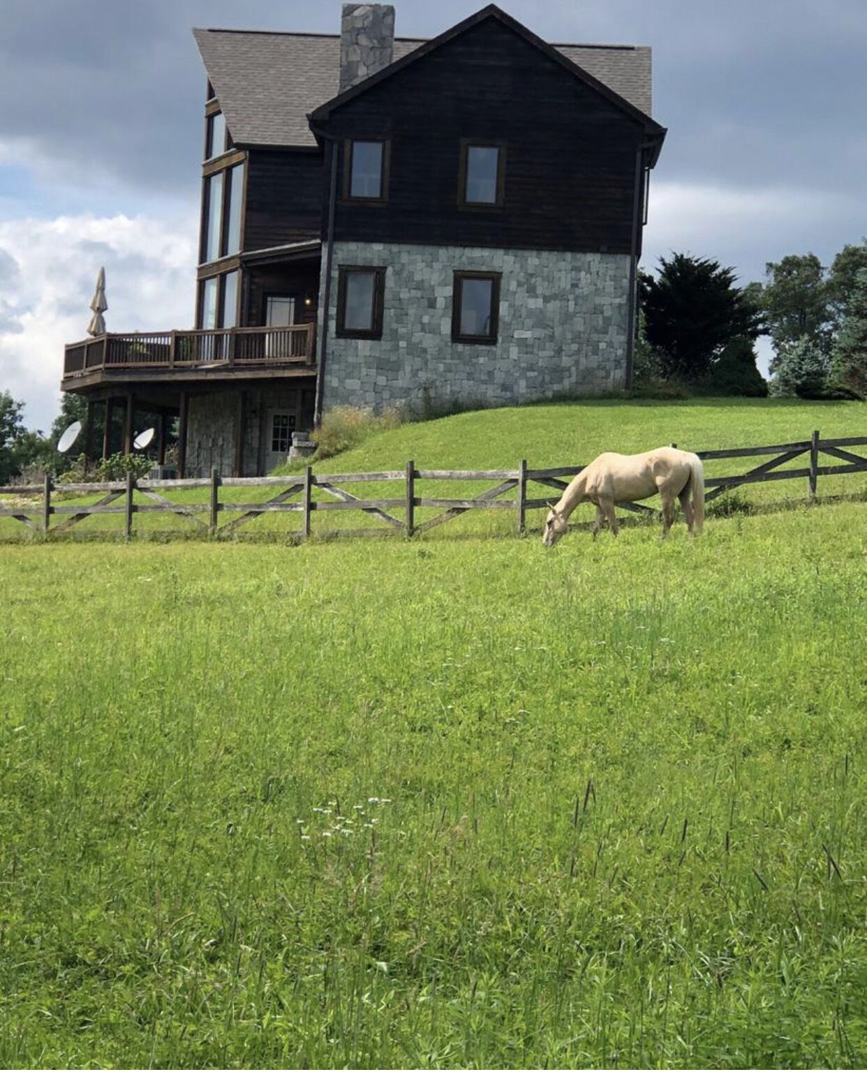 Country home, Beautiful country home with horses