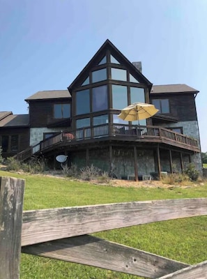 Exterior - Country home, Beautiful country home with horses (Laurel Fork)