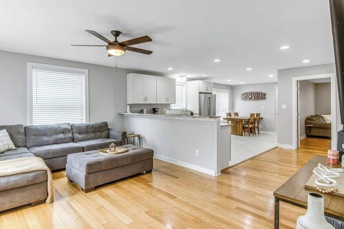 Music City Luxe Home • Fire Pit • Fenced Yard