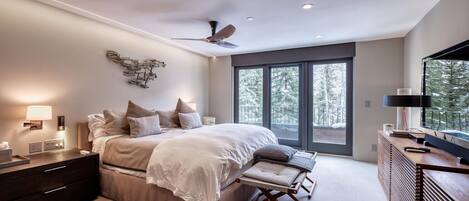 5 bedrooms, iron/ironing board, Internet, bed sheets