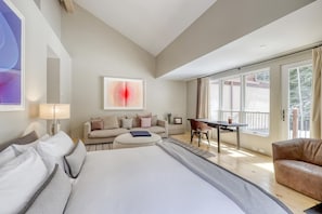 5 bedrooms, iron/ironing board, WiFi, bed sheets