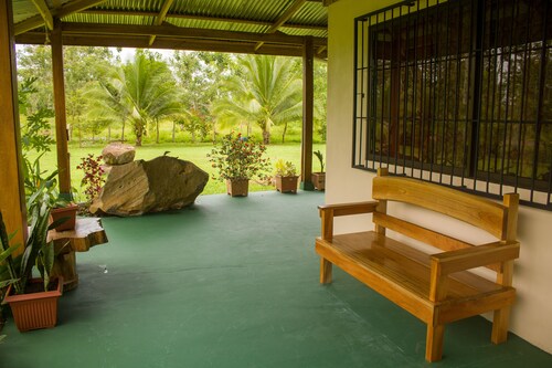 Green House, Your Family home 5 minutes from Río Celeste.