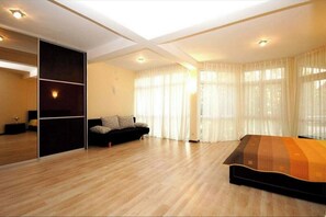 4 Schlafzimmer, Bügeleisen/Bügelbrett, kostenloses WLAN, Bettwäsche