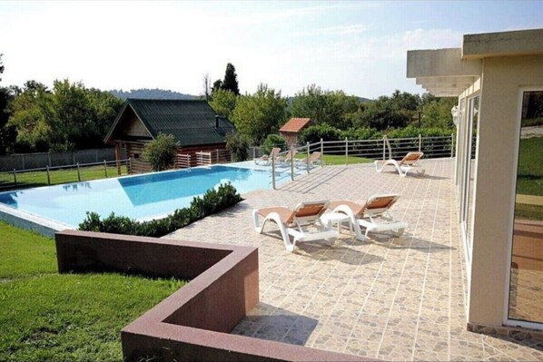 Piscine extérieure