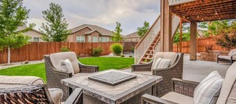 *NEW* Luxury Private Walkout Apt w Fire Pit & BBQ