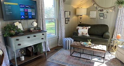 The Compass Loft Studio near TSU with EV Charger