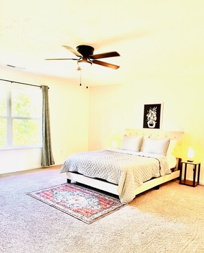 4 bedrooms, in-room safe, desk, iron/ironing board - Spacious and clean home with 5 Bedrooms and 2 1/2 baths in a safe neighborhood (Greenwood)