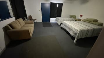 Basic Cabin | Free WiFi, bed sheets
